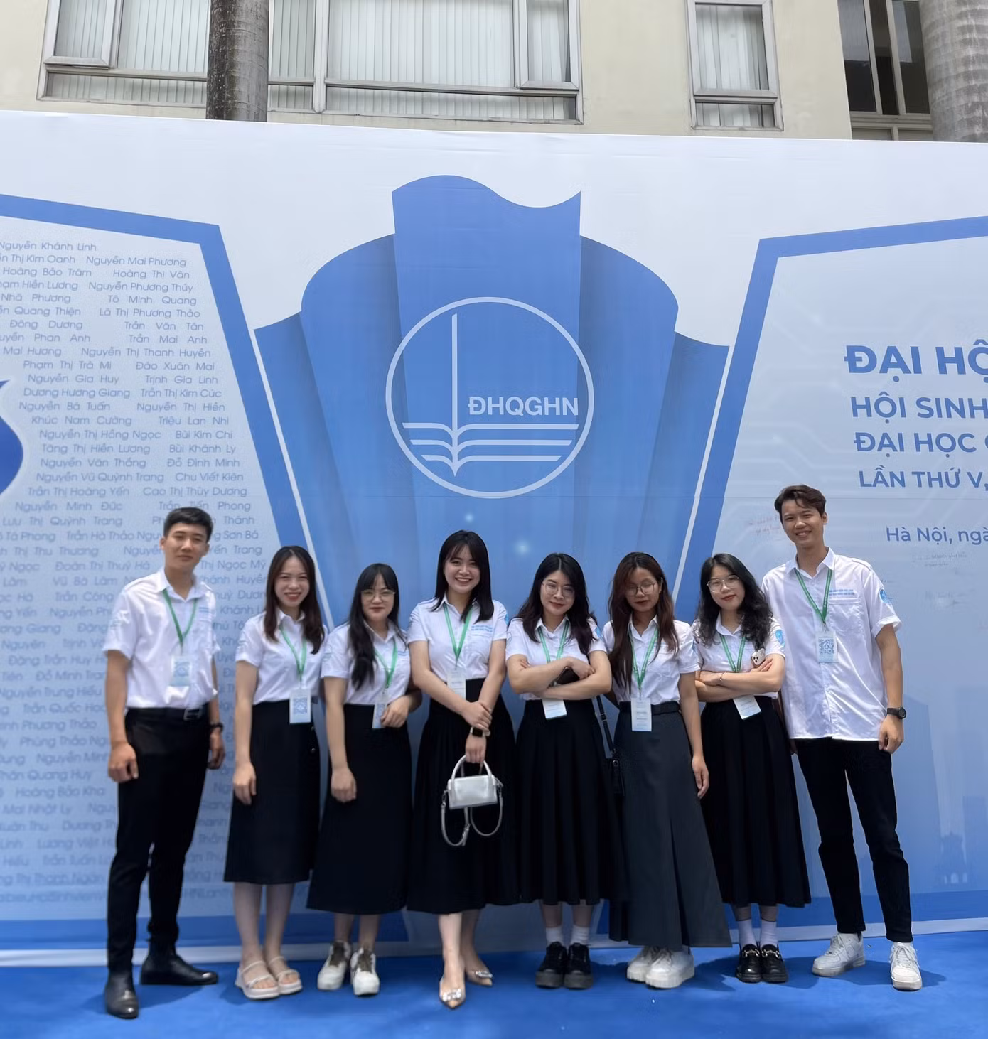 Gặp gỡ và giao lưu cùng nhiều người bạn có chung chí hướng và nhiệt huyết cống hiến vì xã hội.