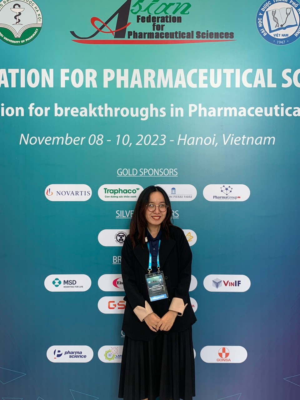 Mai Anh cùng Hội Sinh viên vinh dự được tham gia khâu tổ chức sự kiện chuyên ngành Hội nghị Khoa học Dược Châu Á AFPS 2023.