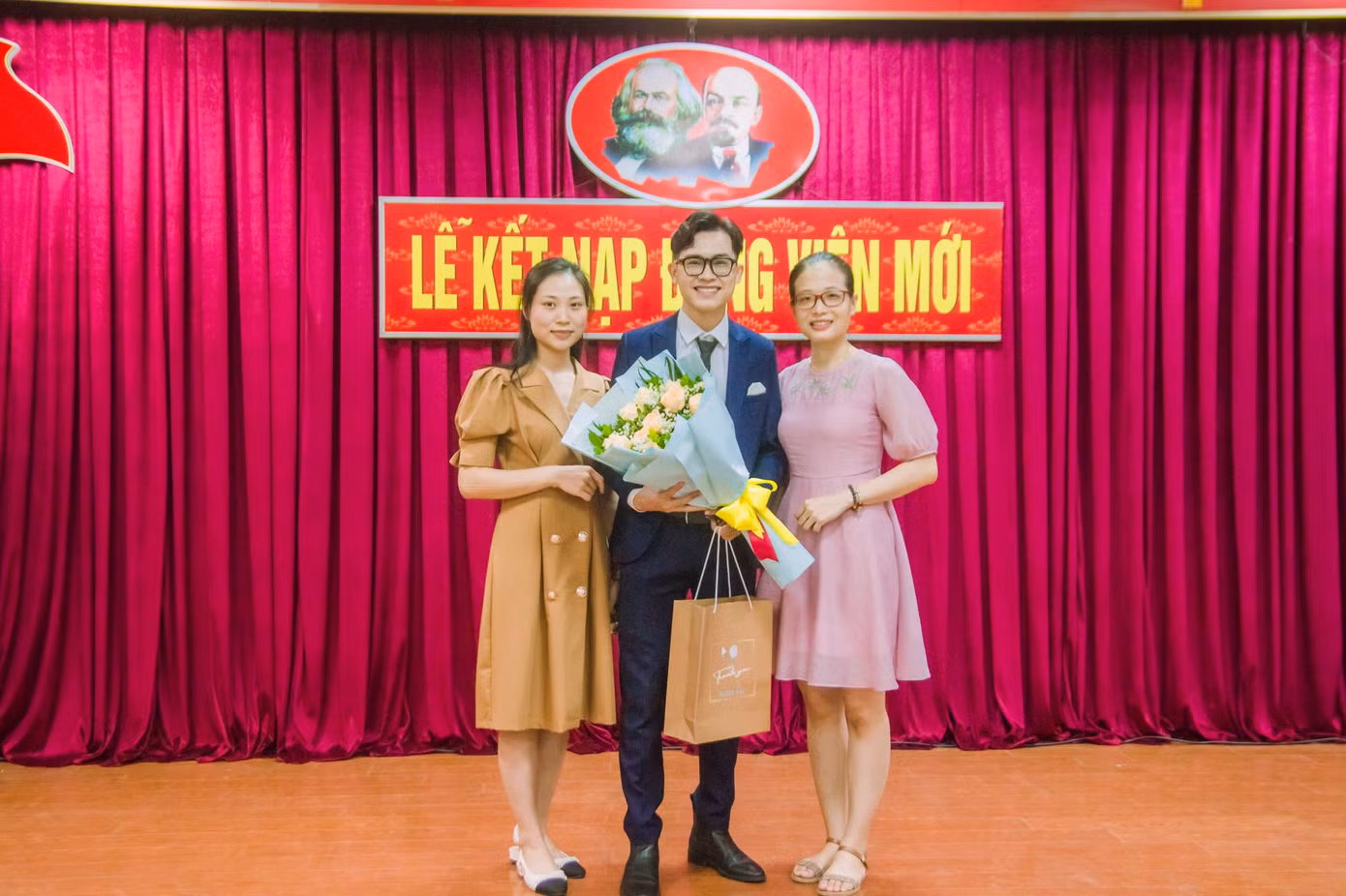 Xuân Duy cảm thấy vinh dự, tự hào khi được đứng trong hàng ngũ của Đảng.
