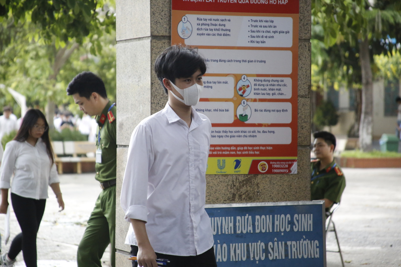 Lê Trung Hiếu - chi tiêu khôn ngoan không phải là việc dễ dàng nên rất khó có thể cân bằng cuộc sống với số tiền bố mẹ cho mỗi tháng.