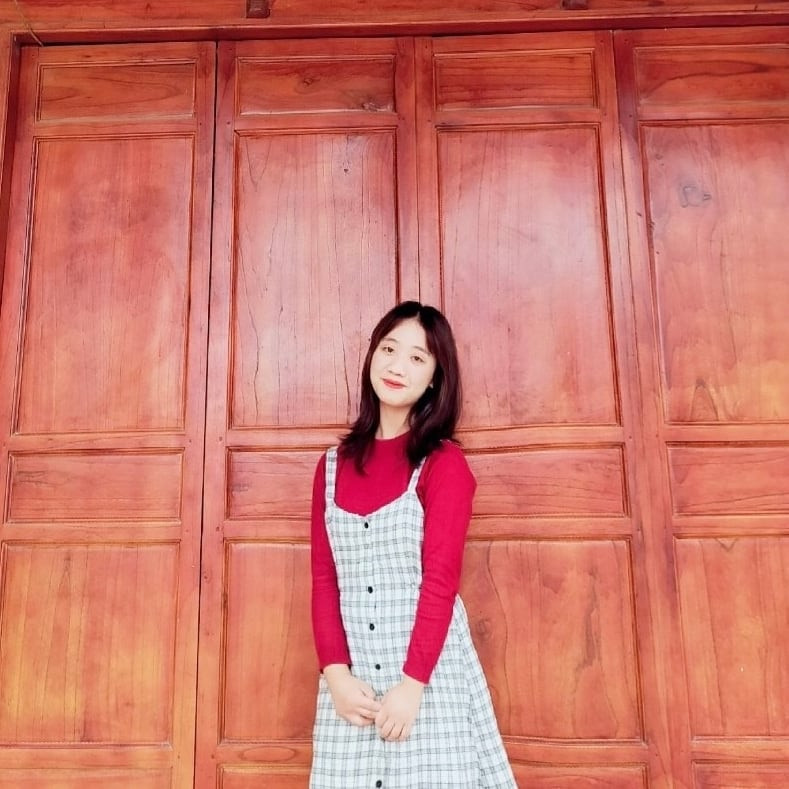 Cô phải nỗ lực, cố gắng hơn, để trở thành một người tử tế, mang đến những điều có giá trị đến xã hội. Cô phải nỗ lực, cố gắng hơn, để trở thành một người tử tế, mang đến những điều có giá trị đến xã hội.