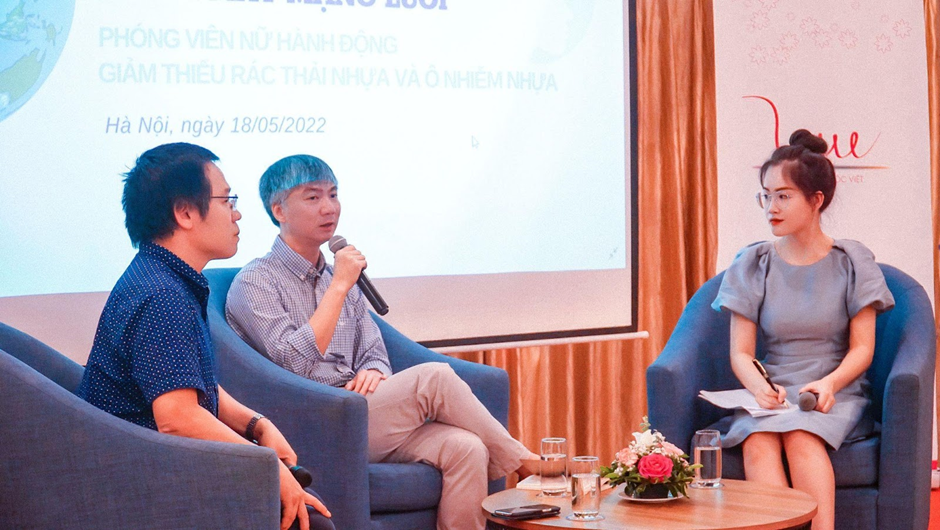 Hà đảm nhận vai trò MC trong Hội thảo Giới thiệu dự án & ra mắt mạng lưới "Phóng viên nữ hành động giảm thiểu rác thải nhựa và ô nhiễm nhựa" của Quỹ Vì Tầm Vóc Việt. (Ảnh: NVCC) Hà đảm nhận vai trò MC trong Hội thảo Giới thiệu dự án & ra mắt mạng lưới "Phóng viên nữ hành động giảm thiểu rác thải nhựa và ô nhiễm nhựa" của Quỹ Vì Tầm Vóc Việt. (Ảnh: NVCC)