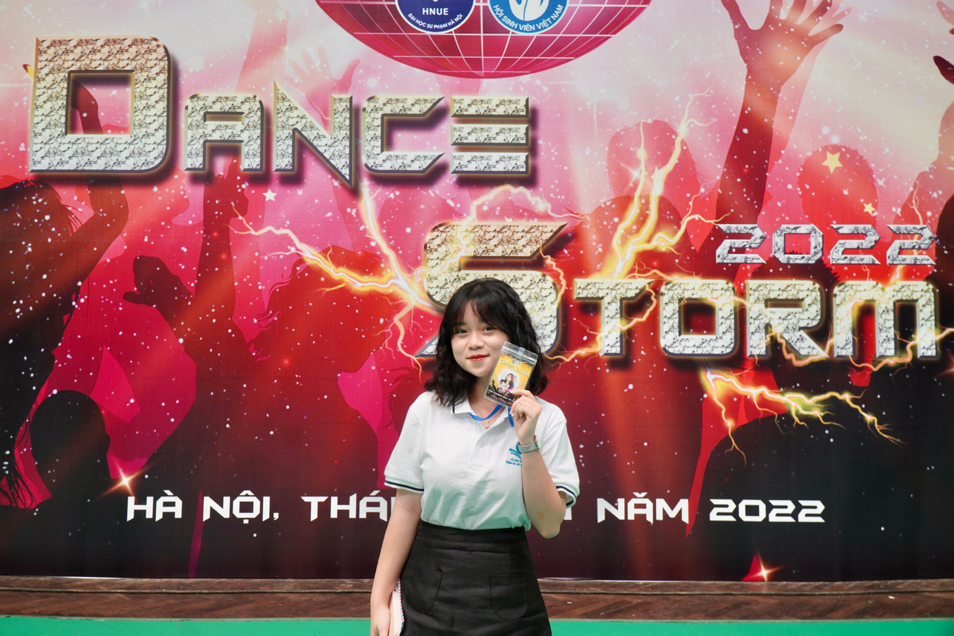Cô là Phó ban Tổ chức sự kiện “Dance Storm 2022 - World Edition” - Sự kiện thường niên của Hội Sinh viên nhằm tạo ra sân chơi giao lưu văn hoá văn nghệ cho sinh viên. Cô là Phó ban Tổ chức sự kiện “Dance Storm 2022 - World Edition” - Sự kiện thường niên của Hội Sinh viên nhằm tạo ra sân chơi giao lưu văn hoá văn nghệ cho sinh viên.