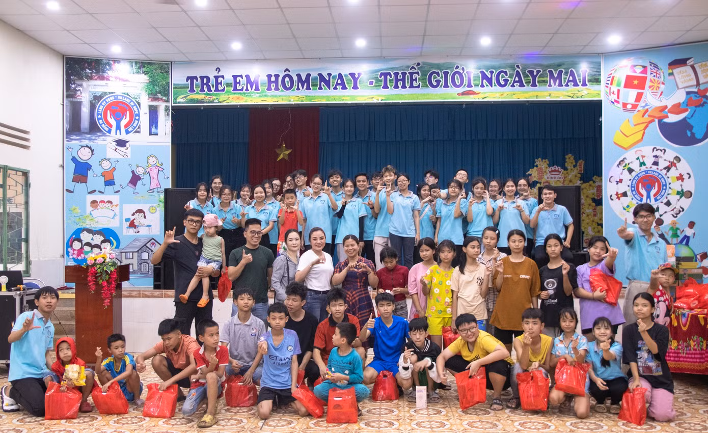 Kết nối và lan tỏa yêu thương đến cộng đồng, xã hội. Kết nối và lan tỏa yêu thương đến cộng đồng, xã hội.