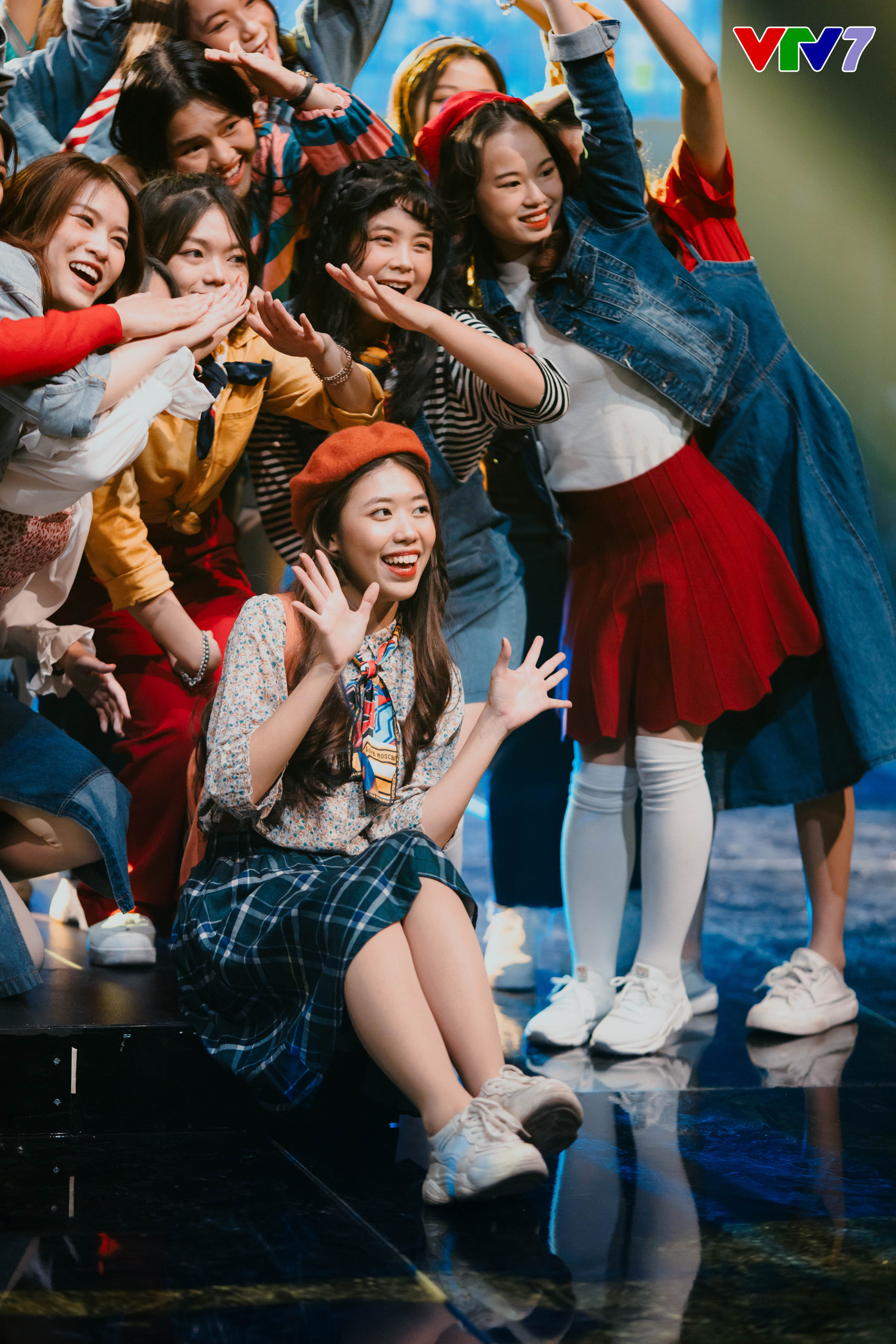 Bên cạnh đó, cô nàng cũng là thành viên quen mặt của 2 mùa Hòa Ca (VTV7).