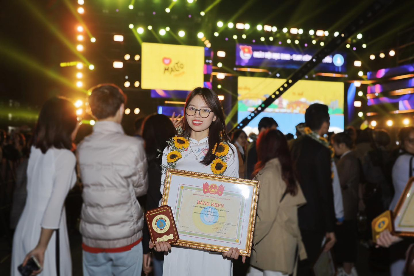 Tâm Phương vinh dự cùng 103 sinh viên trên toàn quốc nhận giải thưởng Sao Tháng Giêng 2022 – phần thưởng cao quý của Ban Chấp hành Trung ương Hội Sinh viên Việt Nam. Tâm Phương vinh dự cùng 103 sinh viên trên toàn quốc nhận giải thưởng Sao Tháng Giêng 2022 – phần thưởng cao quý của Ban Chấp hành Trung ương Hội Sinh viên Việt Nam.