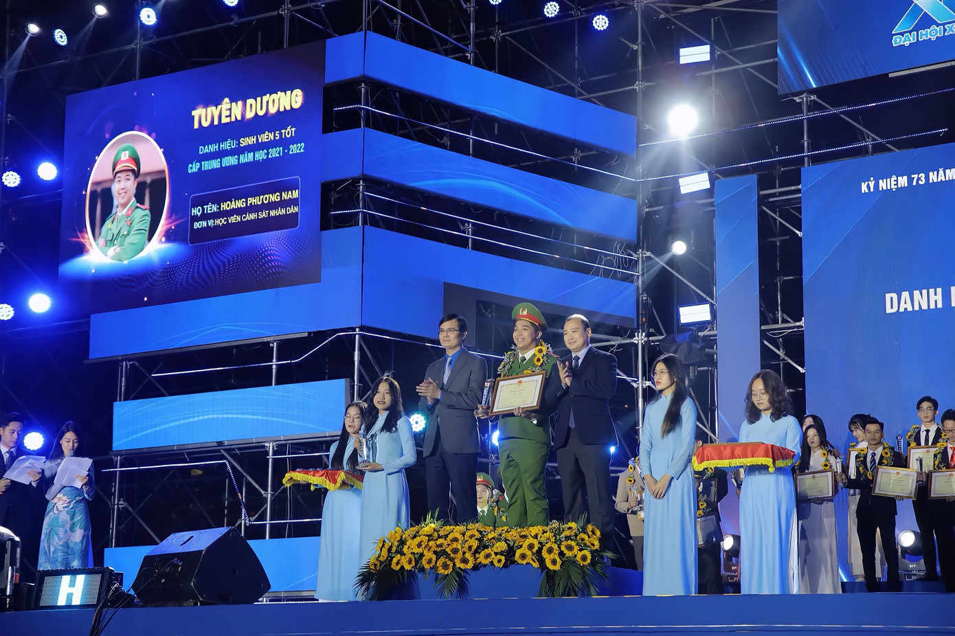 Phương Nam được trao tặng danh hiệu “Sinh viên 5 tốt” cấp Trung ương năm học 2021-2022.