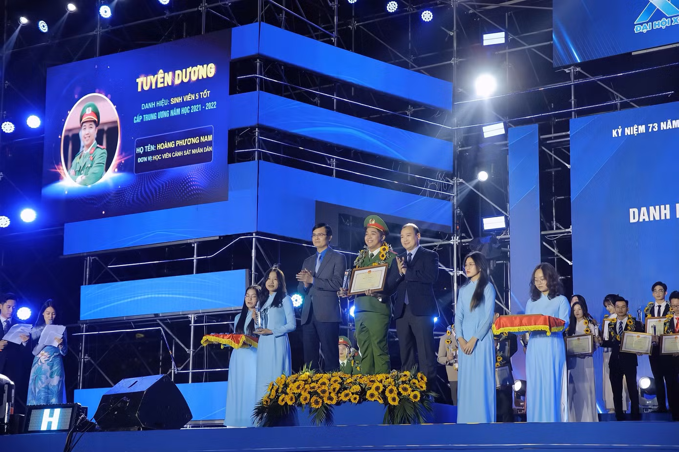 Phương Nam được trao tặng danh hiệu “Sinh viên 5 tốt” cấp Trung ương năm học 2021-2022.