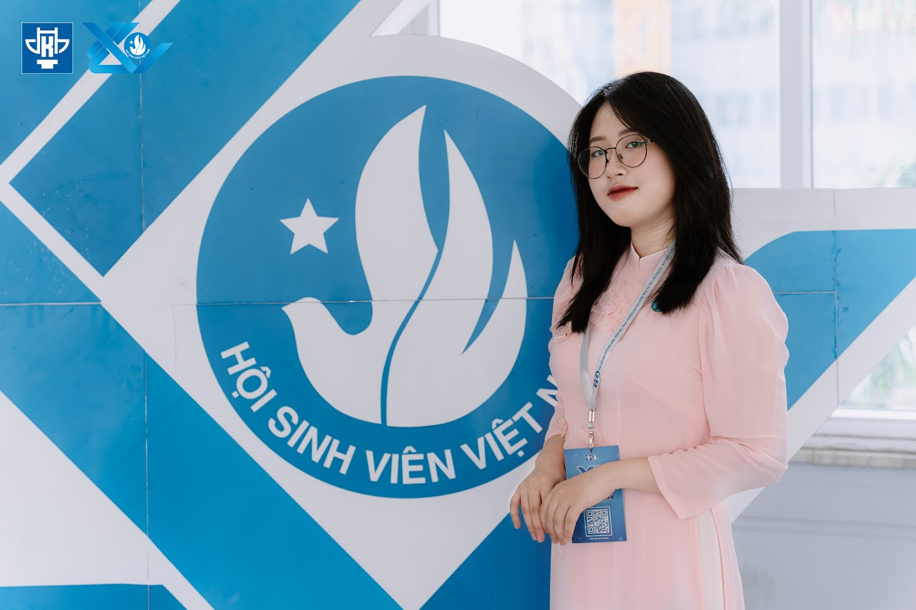 Tuyết Anh được bầu trở thành Phó Chủ tịch Hội Sinh viên trường Đại học Kiến trúc Hà Nội ở Đại hội đại biểu Hội Sinh viên trường Đại học Kiến trúc Hà Nội, lần thứ XIV, nhiệm kỳ 2023 - 2025. Tuyết Anh được bầu trở thành Phó Chủ tịch Hội Sinh viên trường Đại học Kiến trúc Hà Nội ở Đại hội đại biểu Hội Sinh viên trường Đại học Kiến trúc Hà Nội, lần thứ XIV, nhiệm kỳ 2023 - 2025.