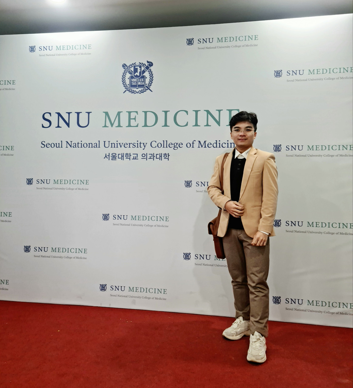 Thế Vinh nhanh chóng hoàn thành chương trình Thạc sĩ trước thời hạn tại Đại học Sheffield, Vương Quốc Anh.