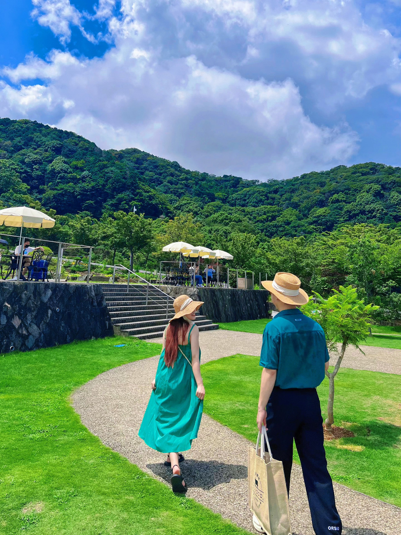 Ánh Ngọc và Văn Quân trong chuyến du lịch tại Acao Forest, Nhật Bản. Ánh Ngọc và Văn Quân trong chuyến du lịch tại Acao Forest, Nhật Bản.