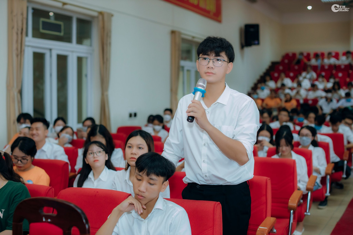 Anh đang là Ủy viên Ban chấp hành Đoàn Thanh niên Trường.