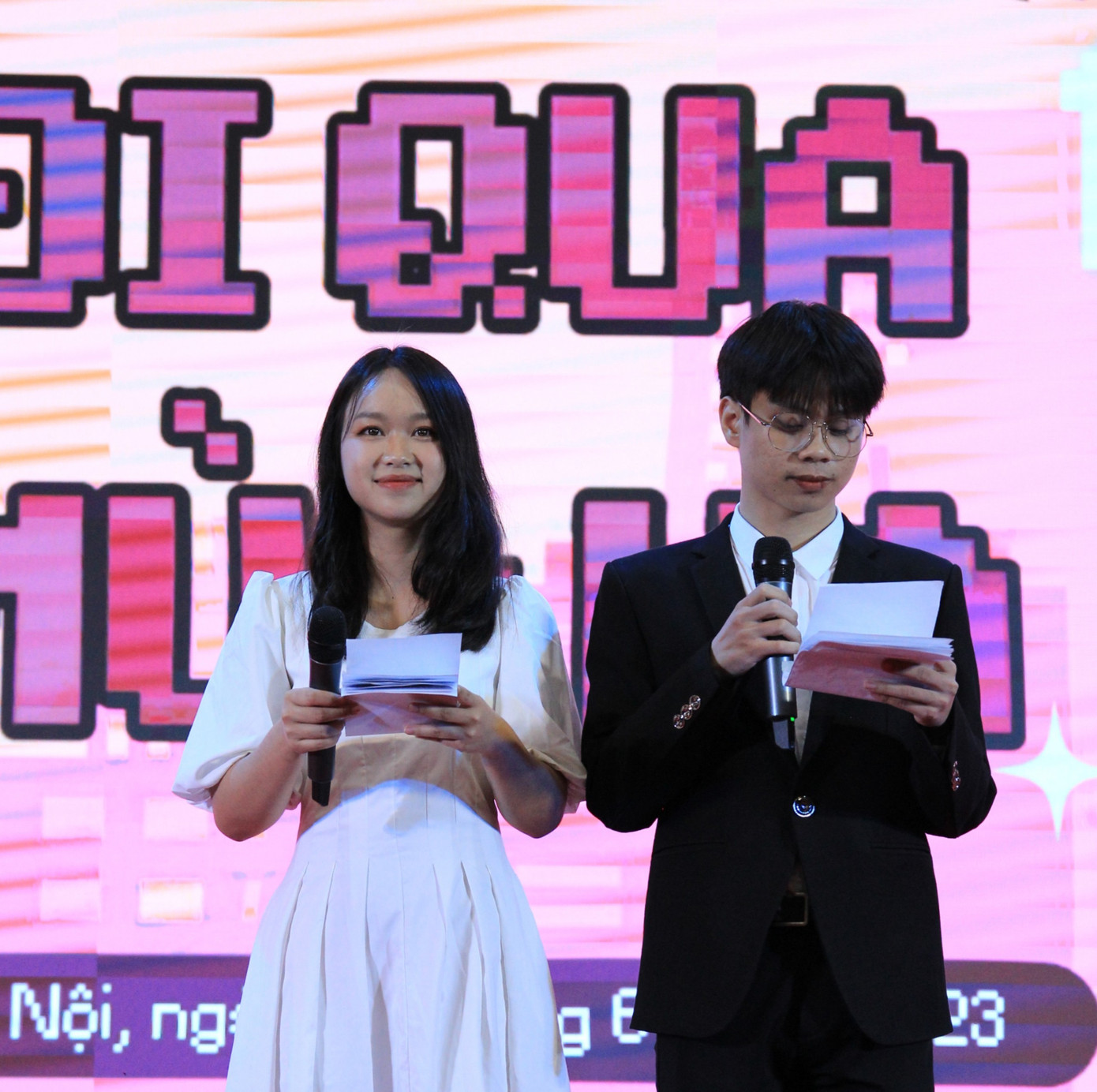 Thùy Linh với vai trò MC. Thùy Linh với vai trò MC.