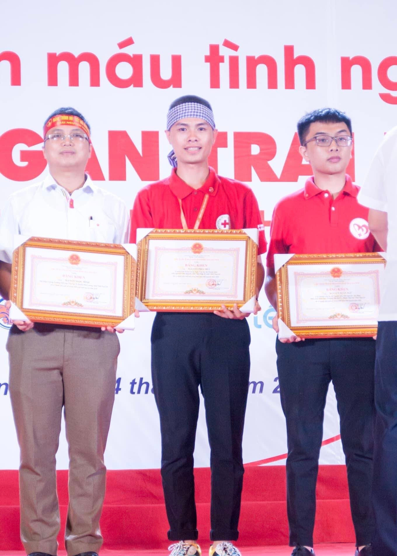 Được tặng bằng khen của Chủ tịch Uỷ ban nhân dân tỉnh Thái Nguyên vì có thành tích xuất sắc trong phong trào hiến máu nhân đạo.