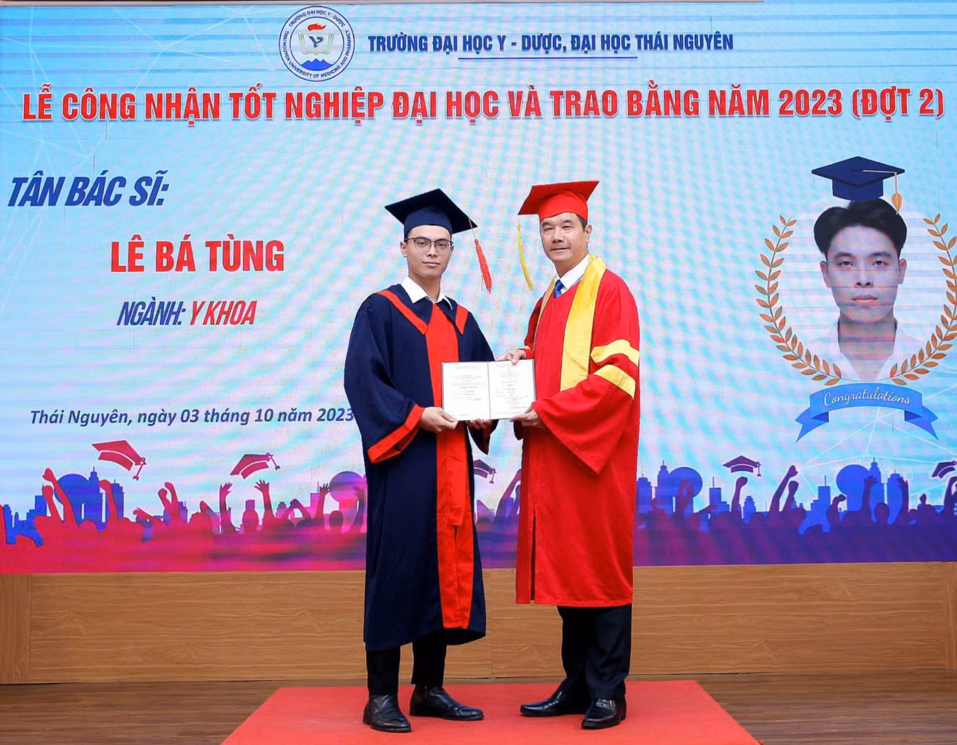 Lê Bá Tùng (sinh năm 1999) quê ở Thanh Hóa là cựu sinh viên lớp Bác sĩ Đa khoa K50A, Trường Đại học Y – Dược, Đại học Thái Nguyên, vừa tốt nghiệp vào đầu tháng 10/2023.