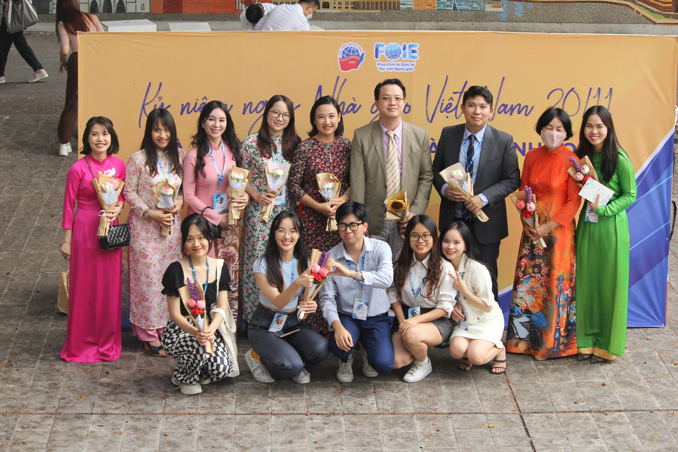 Giảng viên và thực tập sinh Khoa Kinh tế quốc tế - Học viện Ngoại giao. Giảng viên và thực tập sinh Khoa Kinh tế quốc tế - Học viện Ngoại giao.
