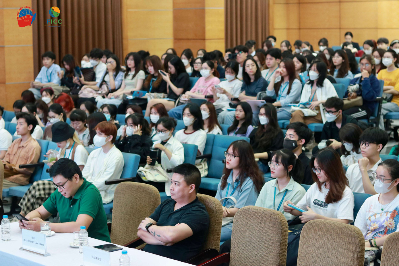 Nhiều sinh viên quan tâm đến việc truyền thông trong xây dựng thương hiệu.