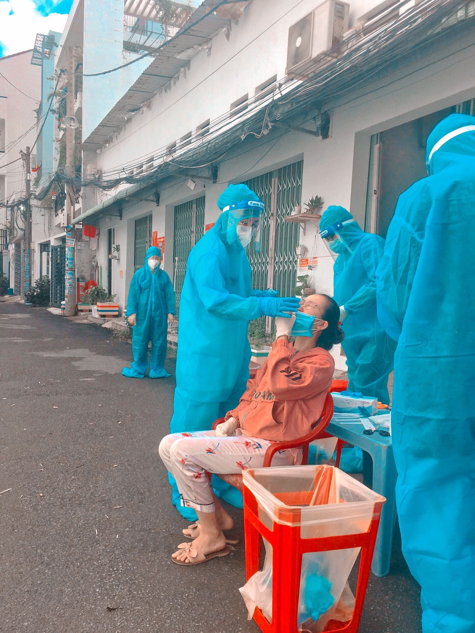 Thu Hòa tham gia vào công tác tình nguyện tại địa phương, đợt gần nhất cô tham gia tình nguyện chống dịch COVID-19 tại Thành phố Hồ Chí Minh, tham gia tình nguyện vùng sâu vùng xa. Thu Hòa tham gia vào công tác tình nguyện tại địa phương, đợt gần nhất cô tham gia tình nguyện chống dịch COVID-19 tại Thành phố Hồ Chí Minh, tham gia tình nguyện vùng sâu vùng xa.