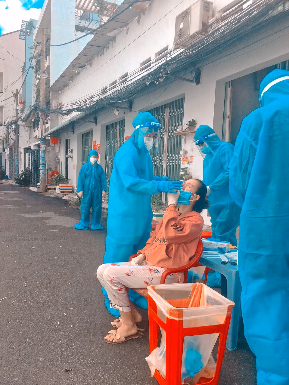 Thu Hòa tham gia vào công tác tình nguyện tại địa phương, đợt gần nhất cô tham gia tình nguyện chống dịch COVID-19 tại Thành phố Hồ Chí Minh, tham gia tình nguyện vùng sâu vùng xa.