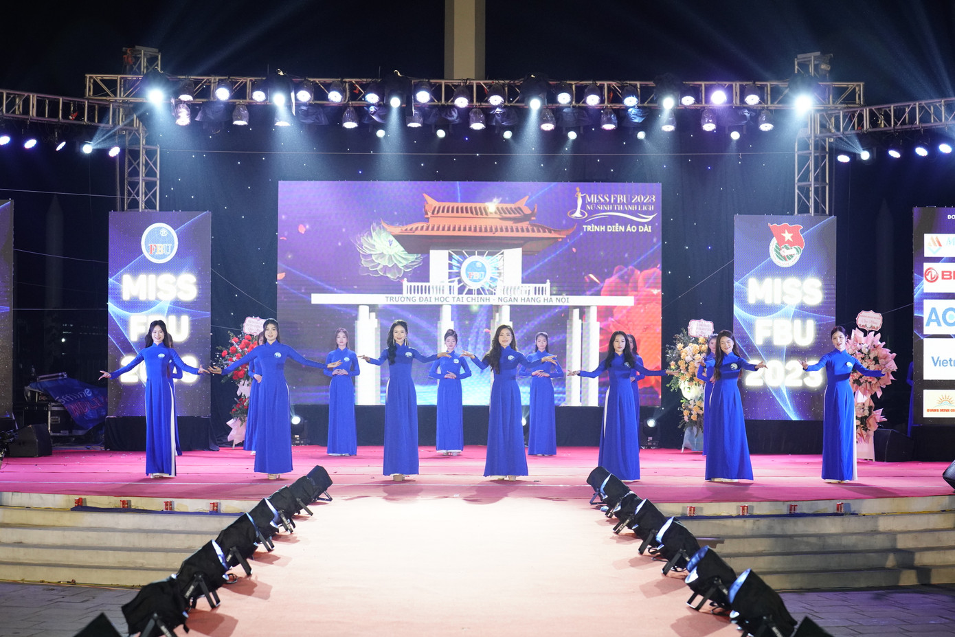 “Nữ sinh thanh lịch - Miss FBU 2023” không đơn thuần là một sân chơi sắc đẹp mà còn tìm kiếm gương mặt tiên phong đại diện cho thế hệ nữ sinh bản lĩnh, trí tuệ, tự tin, tỏa sáng. “Nữ sinh thanh lịch - Miss FBU 2023” không đơn thuần là một sân chơi sắc đẹp mà còn tìm kiếm gương mặt tiên phong đại diện cho thế hệ nữ sinh bản lĩnh, trí tuệ, tự tin, tỏa sáng.