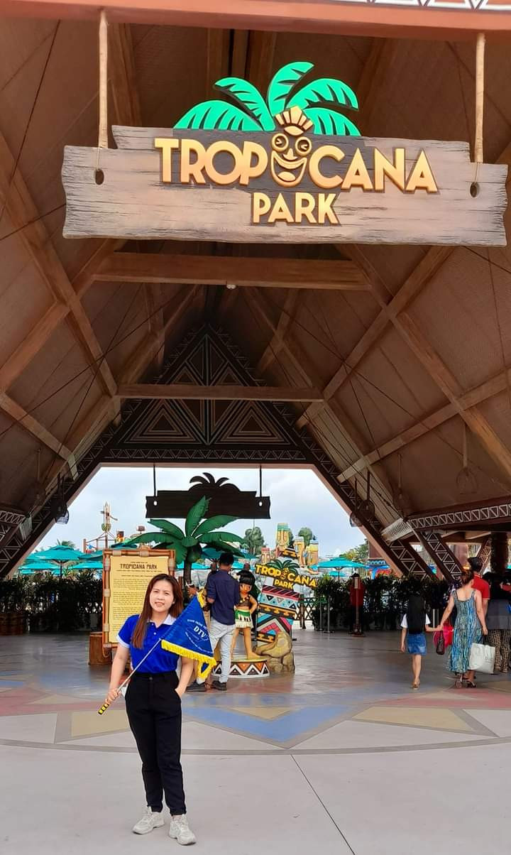 Nhờ sự cần cù, chăm chỉ và chịu khó, Loan “bỏ túi” cho mình nhiều học bổng khuyến khích học tập. Nhờ sự cần cù, chăm chỉ và chịu khó, Loan “bỏ túi” cho mình nhiều học bổng khuyến khích học tập.