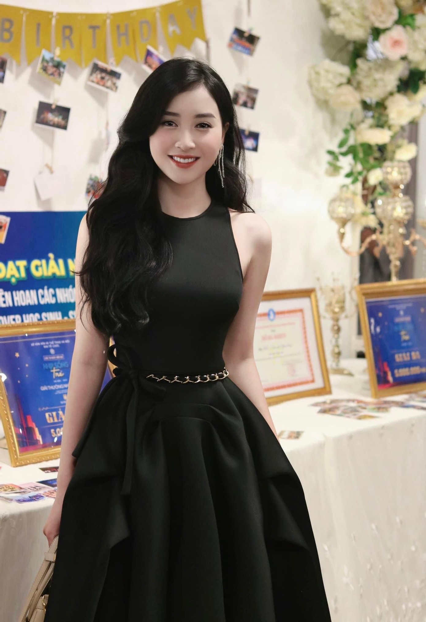 Nhung tin các hoạt động nghệ thuật giúp cô phát triển hơn về mặt tinh thần cũng như năng khiếu của bản thân.