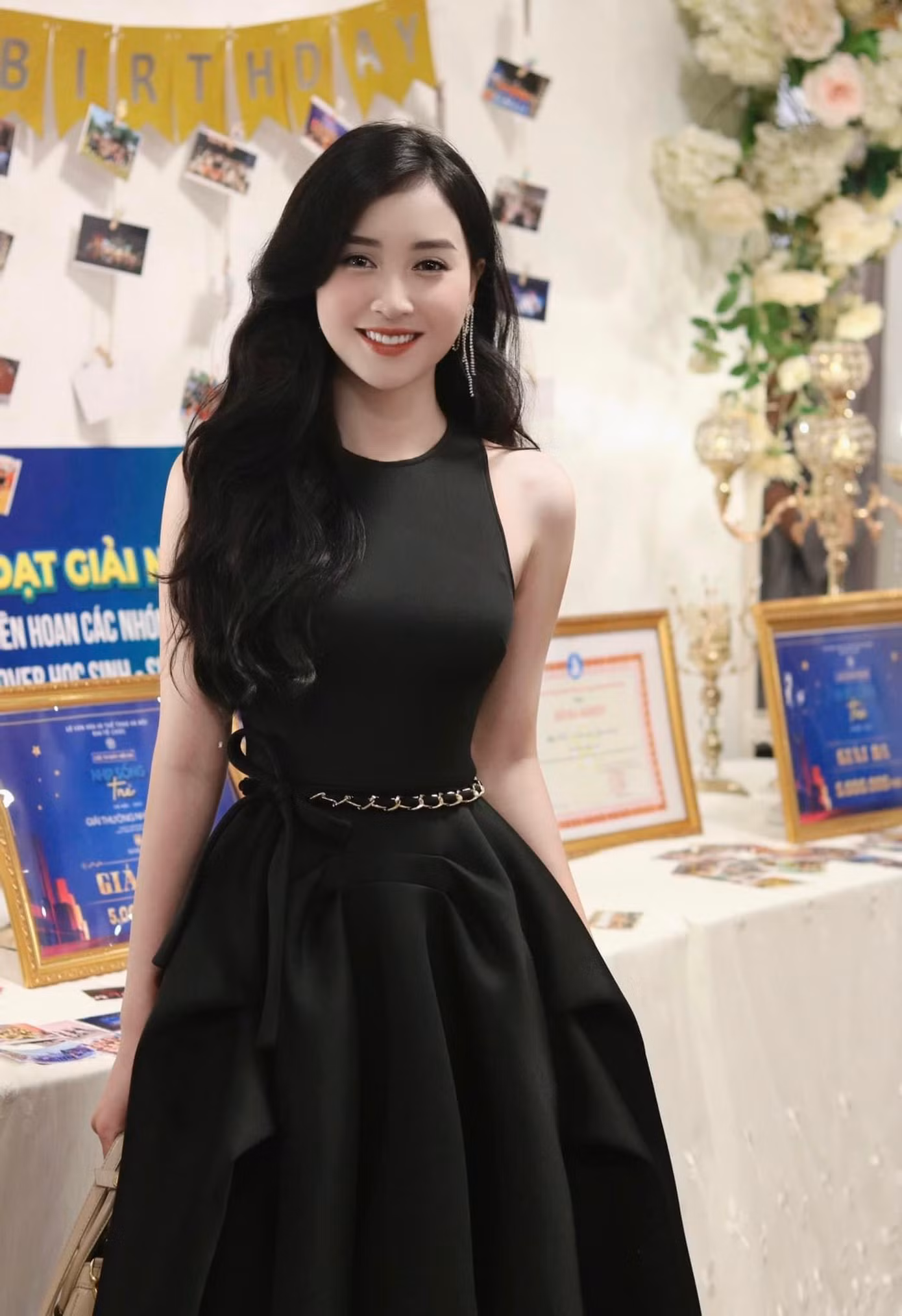 Nhung tin các hoạt động nghệ thuật giúp cô phát triển hơn về mặt tinh thần cũng như năng khiếu của bản thân.