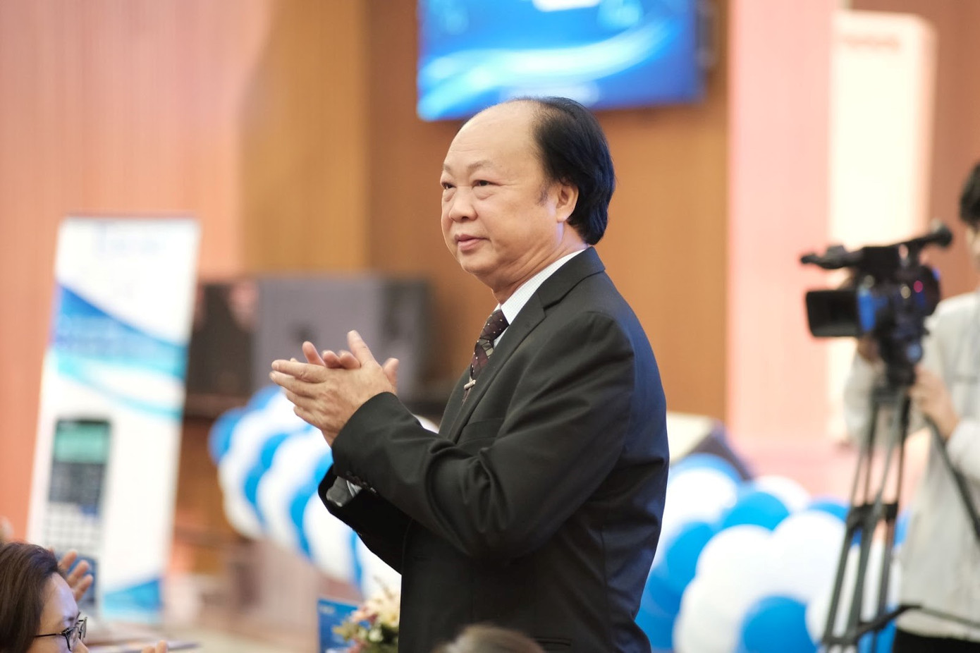 Ông Nguyễn Đình Thắng tại buổi Diễn đàn “Hành trình học sinh, sinh viên khởi nghiệp”. Ông Nguyễn Đình Thắng tại buổi Diễn đàn “Hành trình học sinh, sinh viên khởi nghiệp”.