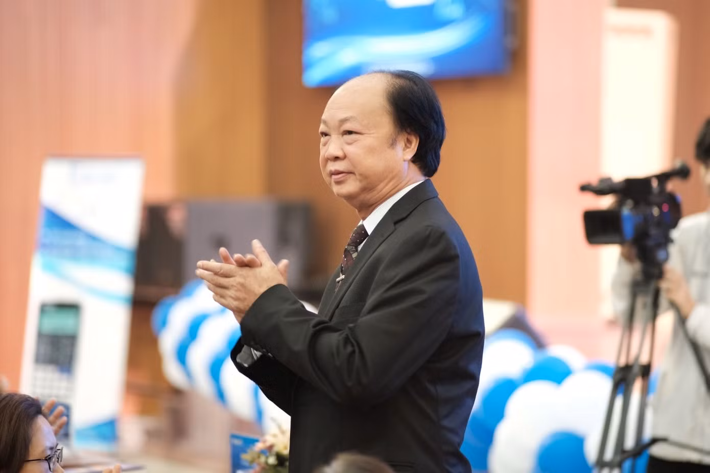 Ông Nguyễn Đình Thắng tại buổi Diễn đàn “Hành trình học sinh, sinh viên khởi nghiệp”. Ông Nguyễn Đình Thắng tại buổi Diễn đàn “Hành trình học sinh, sinh viên khởi nghiệp”.
