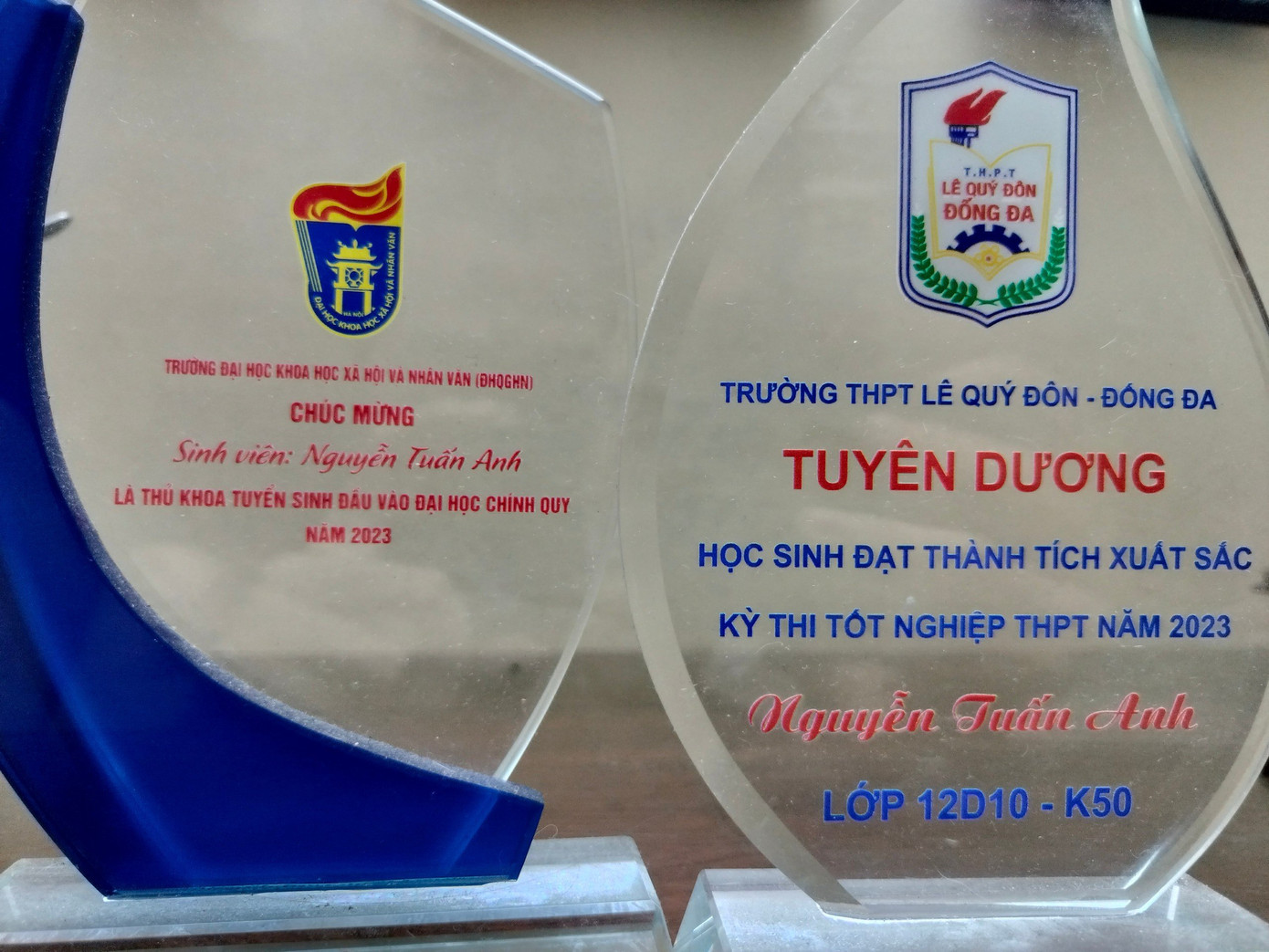 Cúp ghi nhận thành tích của Tuấn Anh. Cúp ghi nhận thành tích của Tuấn Anh.