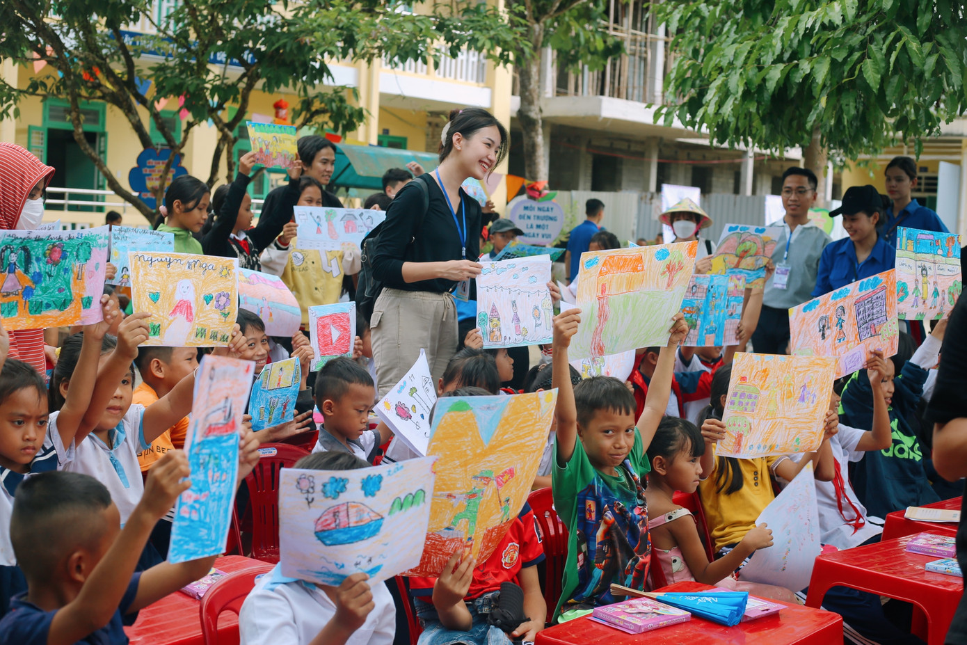 Cuộc thi vẽ tranh với chủ đề “Ước mơ của em”.