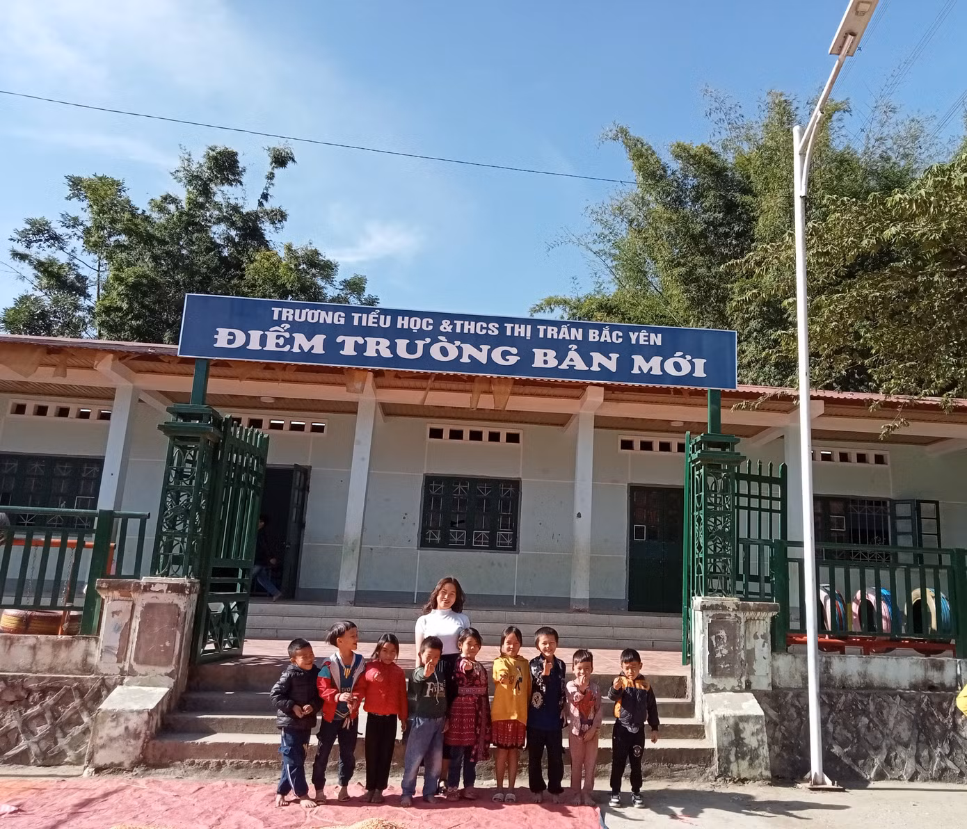 Điểm trường Bản Mới còn nhiều khó khăn, thiếu thốn. Điểm trường Bản Mới còn nhiều khó khăn, thiếu thốn.