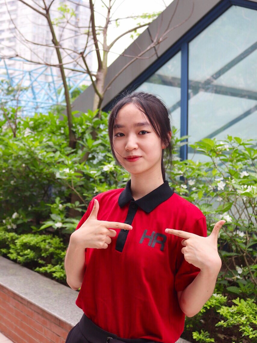 Đỗ Quỳnh là sinh viên năm 3, Trường Đại học Kinh tế Quốc dân. Đỗ Quỳnh là sinh viên năm 3, Trường Đại học Kinh tế Quốc dân.