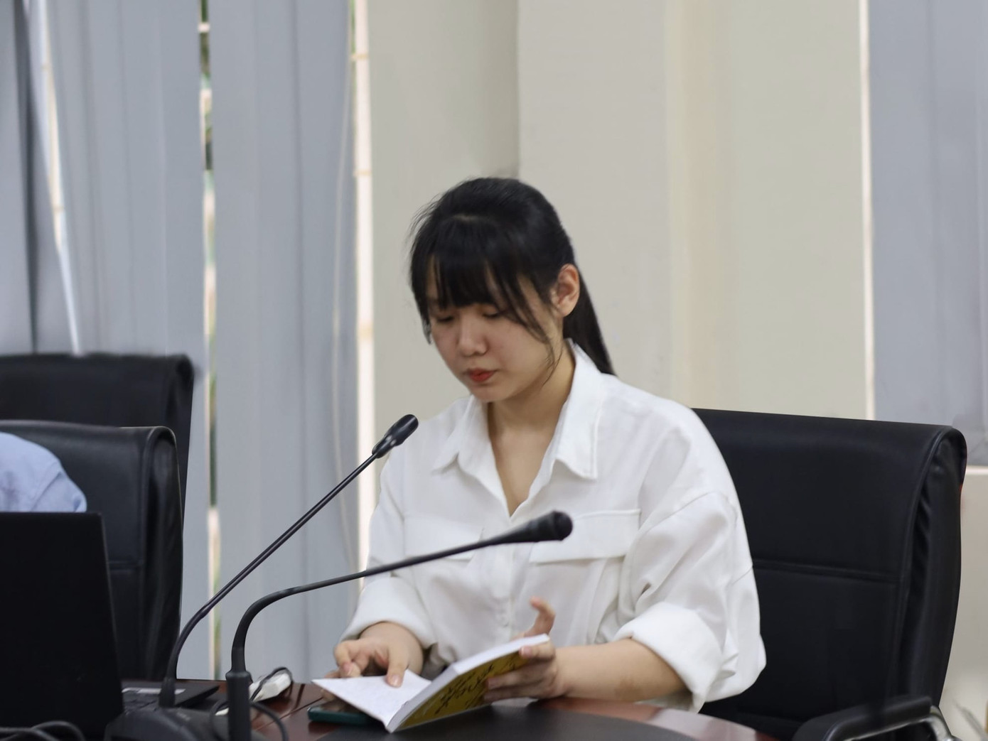 Nhật Trân chuẩn bị báo cáo tại Hội nghị Nghiên cứu Khoa học sinh viên Khoa Lịch sử năm 2023. Nhật Trân chuẩn bị báo cáo tại Hội nghị Nghiên cứu Khoa học sinh viên Khoa Lịch sử năm 2023.