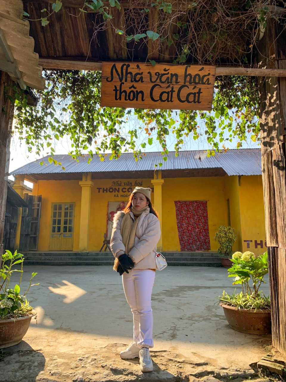 Tính cách đặc biệt, thích nghe lời, sống theo khuôn mẫu xã hội và ngại giao tiếp nên từ lâu cô nàng tin rằng mình phù hợp với nghề dạy học. Tính cách đặc biệt, thích nghe lời, sống theo khuôn mẫu xã hội và ngại giao tiếp nên từ lâu cô nàng tin rằng mình phù hợp với nghề dạy học.