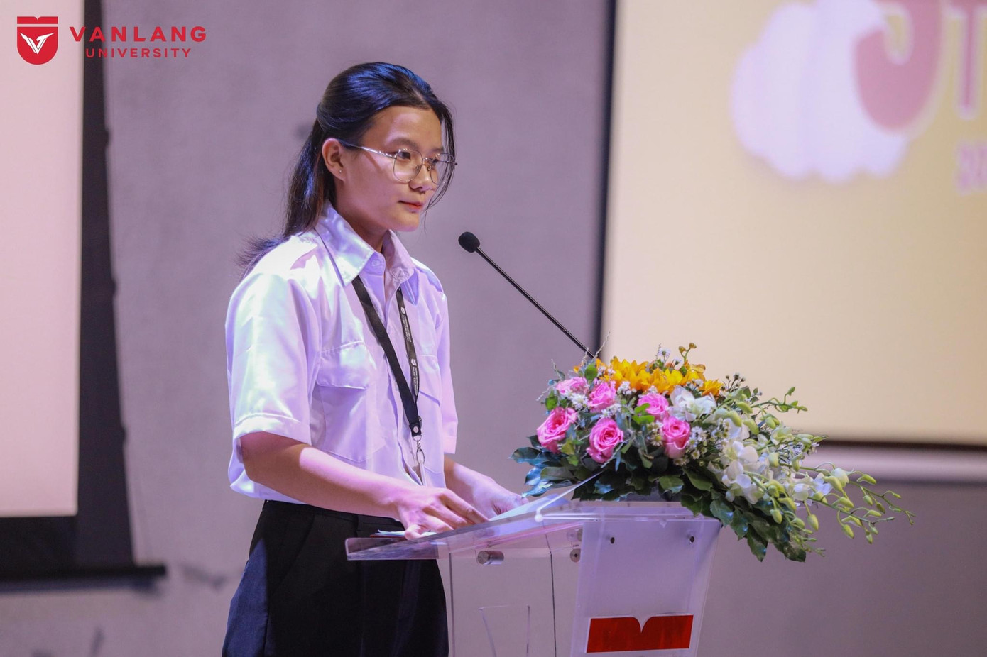 Kiều Oanh là thanh niên tiên phong trong chuyển đổi số. Kiều Oanh là thanh niên tiên phong trong chuyển đổi số.