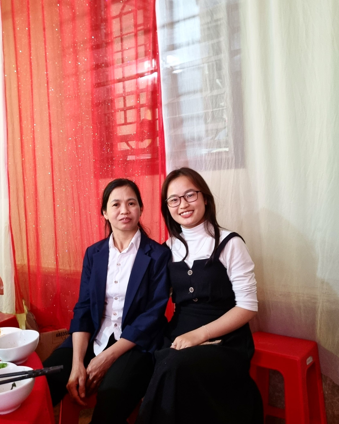 Người mẹ tần tảo vất vả sớm hôm nuôi Trang khôn lớn từng ngày.