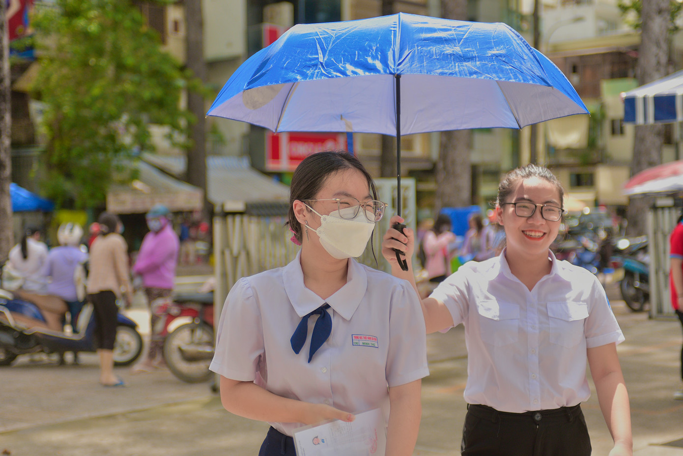 Nữ sinh “5 Tốt” với nguồn năng lượng tích cực, luôn cởi mở và nhiệt tình với mọi người.