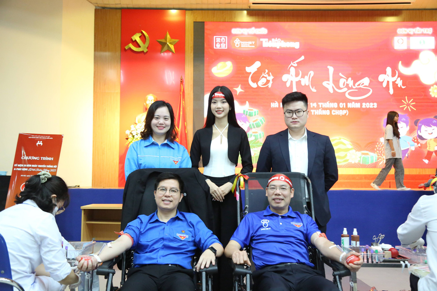 Chương trình đã thu hút khoảng 800 người tình nguyện tham gia hiến máu thu được khoảng 1000 đơn vị máu.