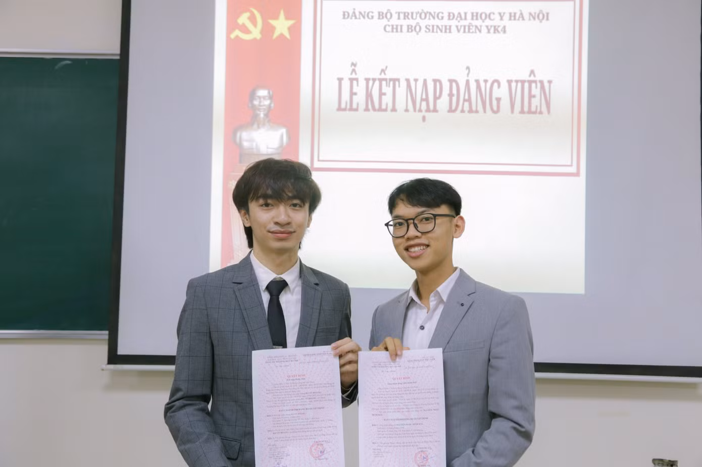 Vũ Hoàng được kết nạp vào hàng ngũ Đảng Cộng sản Việt Nam.