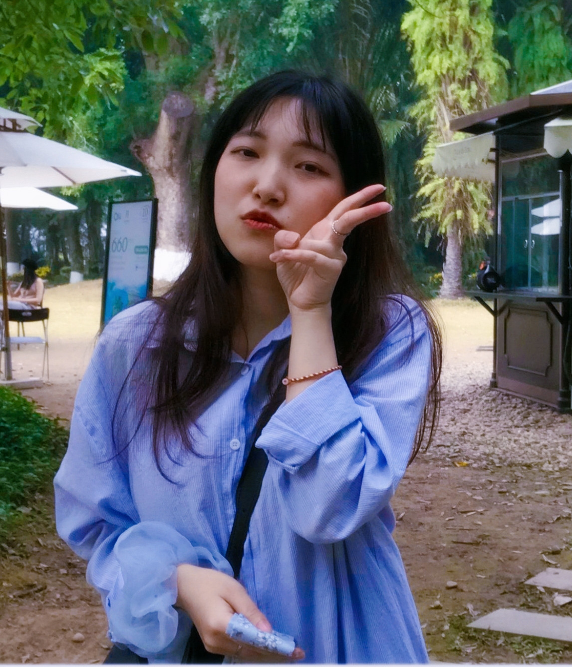 Phạm Thị Kiều Oanh (sinh năm 2003) quê Hà Nam, là sinh viên năm 3 Trường Đại học Kinh tế Quốc dân.