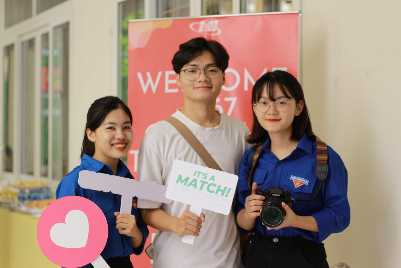 Nguyễn Thị Hải (bên trái) chia sẻ, ngay từ đầu năm đầu tiên chúng ta phải xác định mục tiêu rõ ràng.