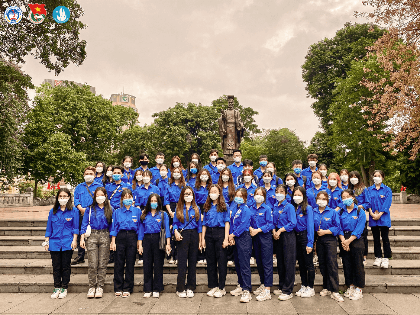 Hoài cùng Đoàn thanh niên trường Đại học Kinh tế Quốc dân đi tình nguyện lễ hội Festival Seagame 2022 tại Hồ Gươm - Hà Nội. Hoài cùng Đoàn thanh niên trường Đại học Kinh tế Quốc dân đi tình nguyện lễ hội Festival Seagame 2022 tại Hồ Gươm - Hà Nội.