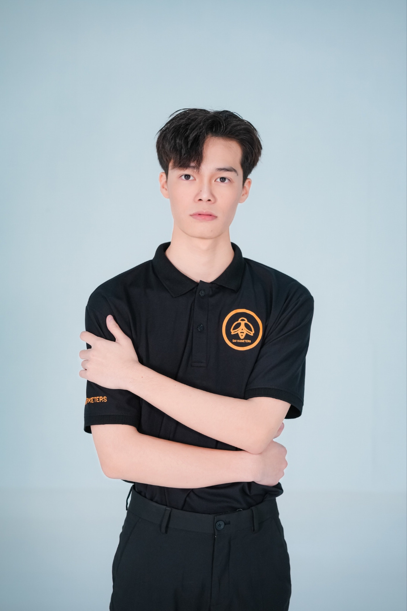 Trần Văn Khải (sinh năm 2004), đến từ thành phố Hải Phòng, là sinh viên năm nhất chuyên ngành Kinh doanh Quốc tế, Học viện Ngoại giao.