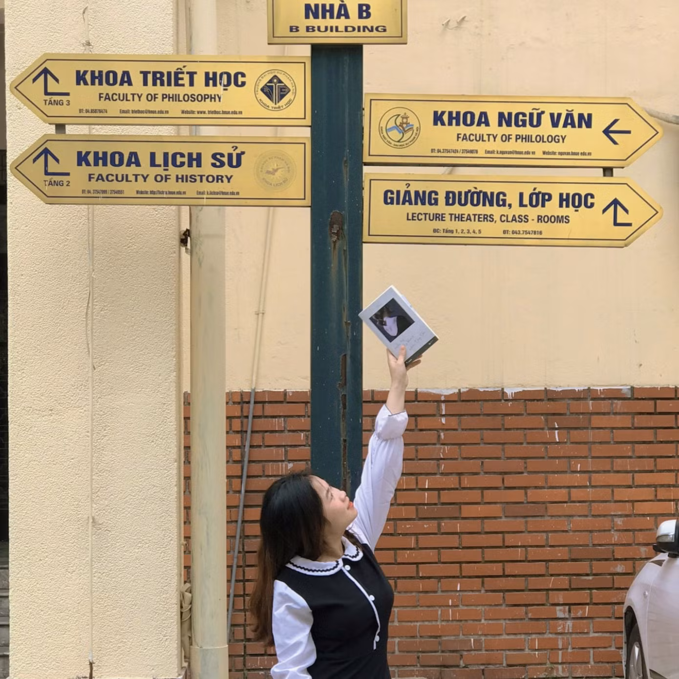 Năm thứ 2 đại học, nữ sinh viên quyết định học thêm văn bằng hai tại khoa Ngữ Văn - ngành Sư phạm Ngữ văn.