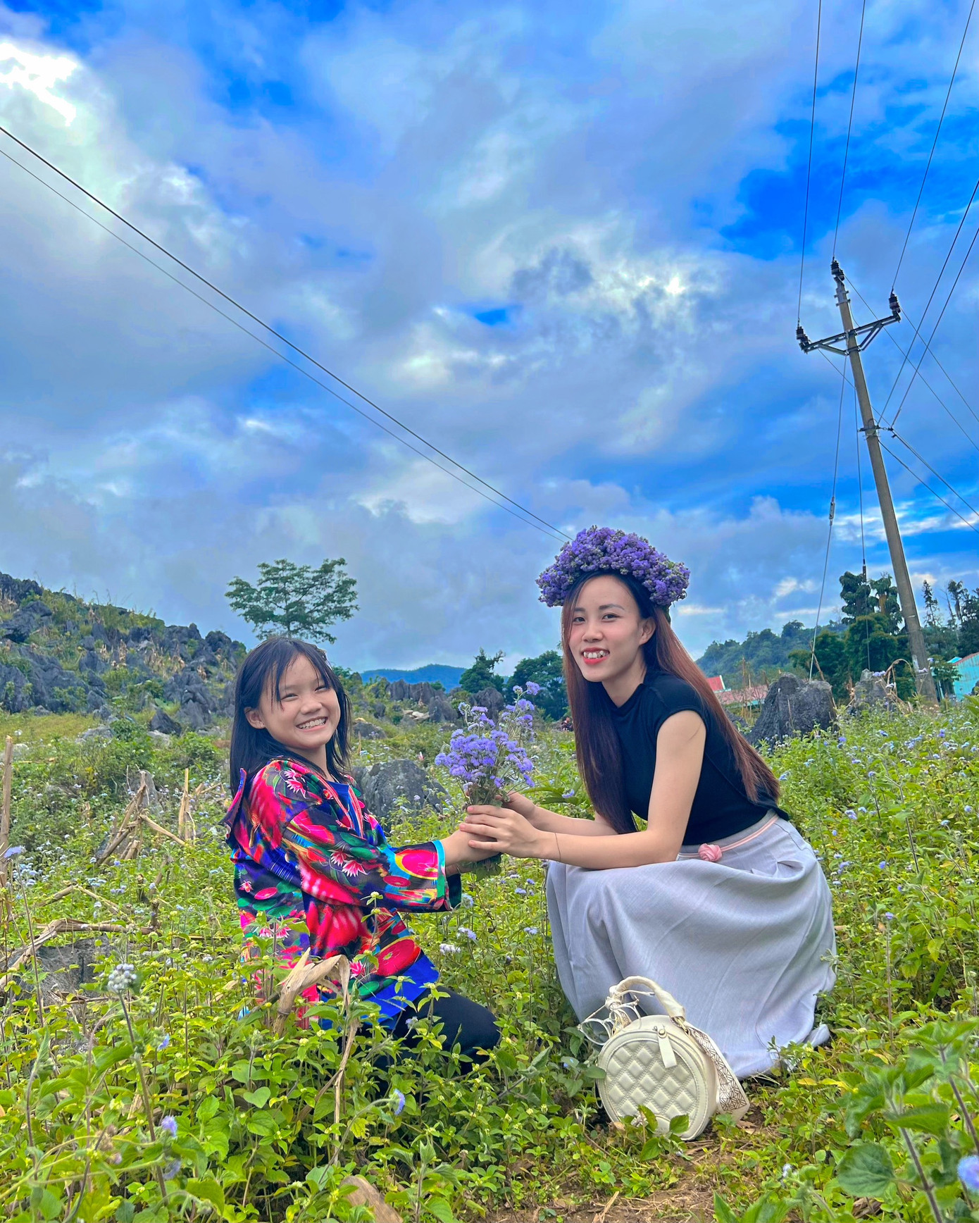 Với niềm đam mê và tinh thần trách nhiệm, cô Mai đã vượt qua mọi khó khăn để hoàn thành tốt nhiệm vụ của mình. Với niềm đam mê và tinh thần trách nhiệm, cô Mai đã vượt qua mọi khó khăn để hoàn thành tốt nhiệm vụ của mình.