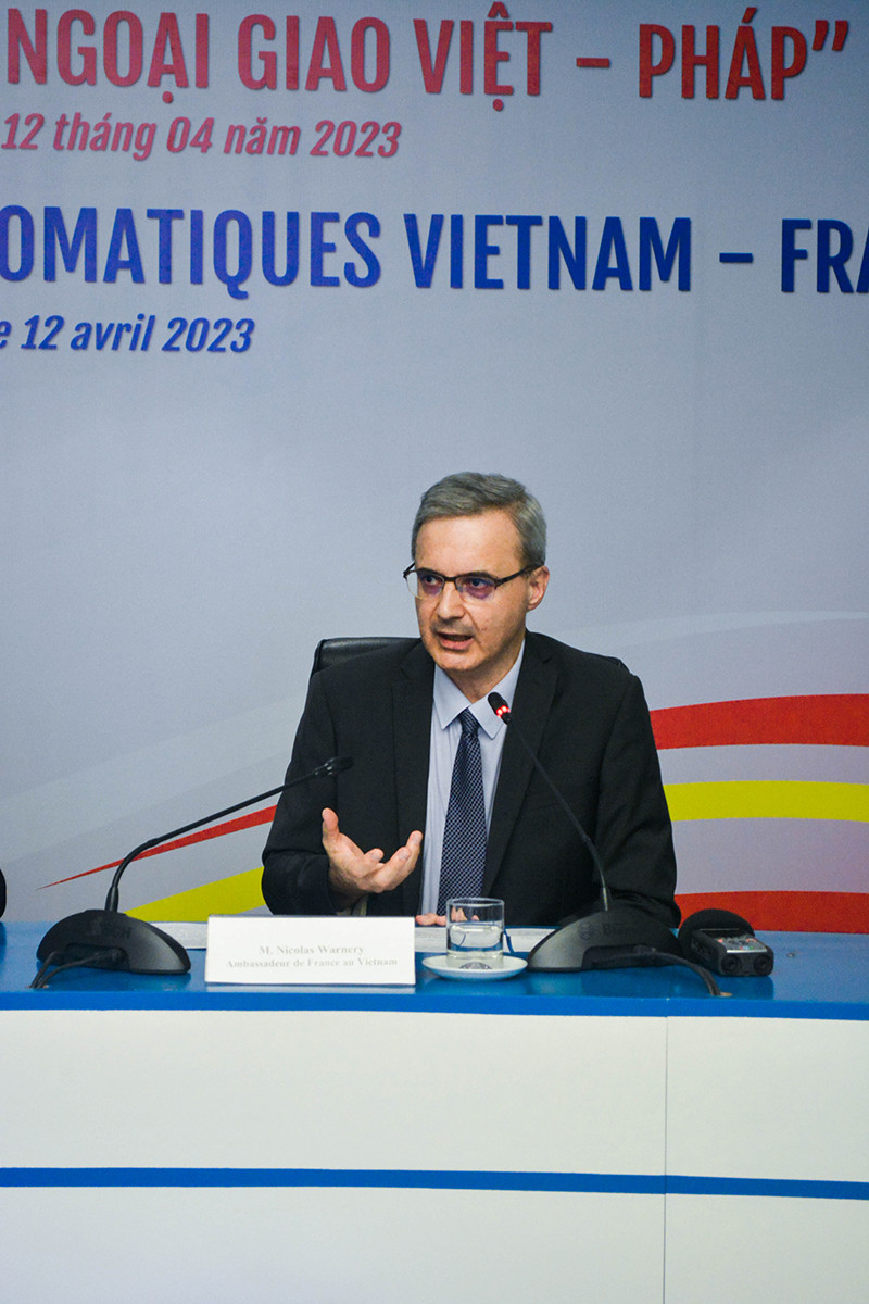 Đại sứ Pháp Nicolas Warnery bày tỏ sự tin tưởng vào sự phát triển mạnh mẽ của Việt Nam và của mối quan hệ giữa Việt Nam và Pháp. Đại sứ Pháp Nicolas Warnery bày tỏ sự tin tưởng vào sự phát triển mạnh mẽ của Việt Nam và của mối quan hệ giữa Việt Nam và Pháp.
