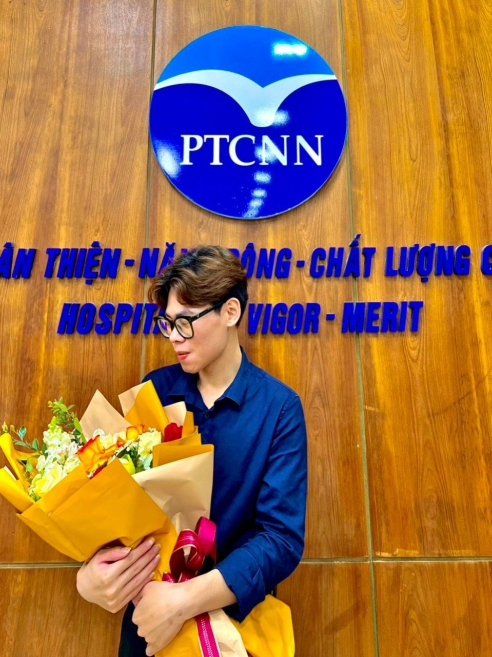 Thành quả cho sự cố gắng bền bỉ chính là những tấm bằng giá trị mà cậu xứng đáng được nhận lấy.