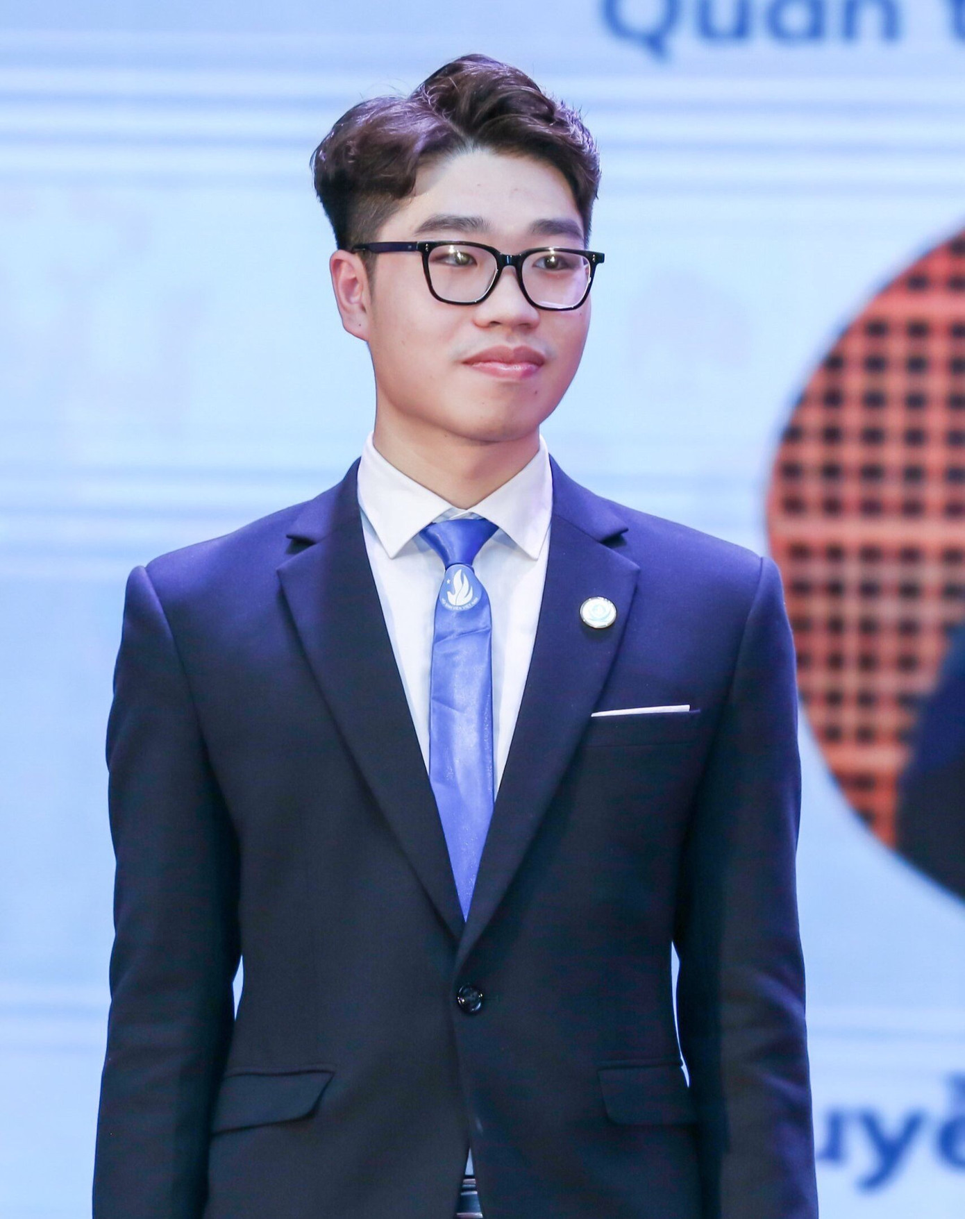 Phạm Gia Khiêm là sinh viên năm 4 chuyên ngành Quản trị khách sạn (POHE), Viện Đào tạo Tiên tiến, Chất lượng cao & POHE, Trường Đại học Kinh tế Quốc dân. Phạm Gia Khiêm là sinh viên năm 4 chuyên ngành Quản trị khách sạn (POHE), Viện Đào tạo Tiên tiến, Chất lượng cao & POHE, Trường Đại học Kinh tế Quốc dân.