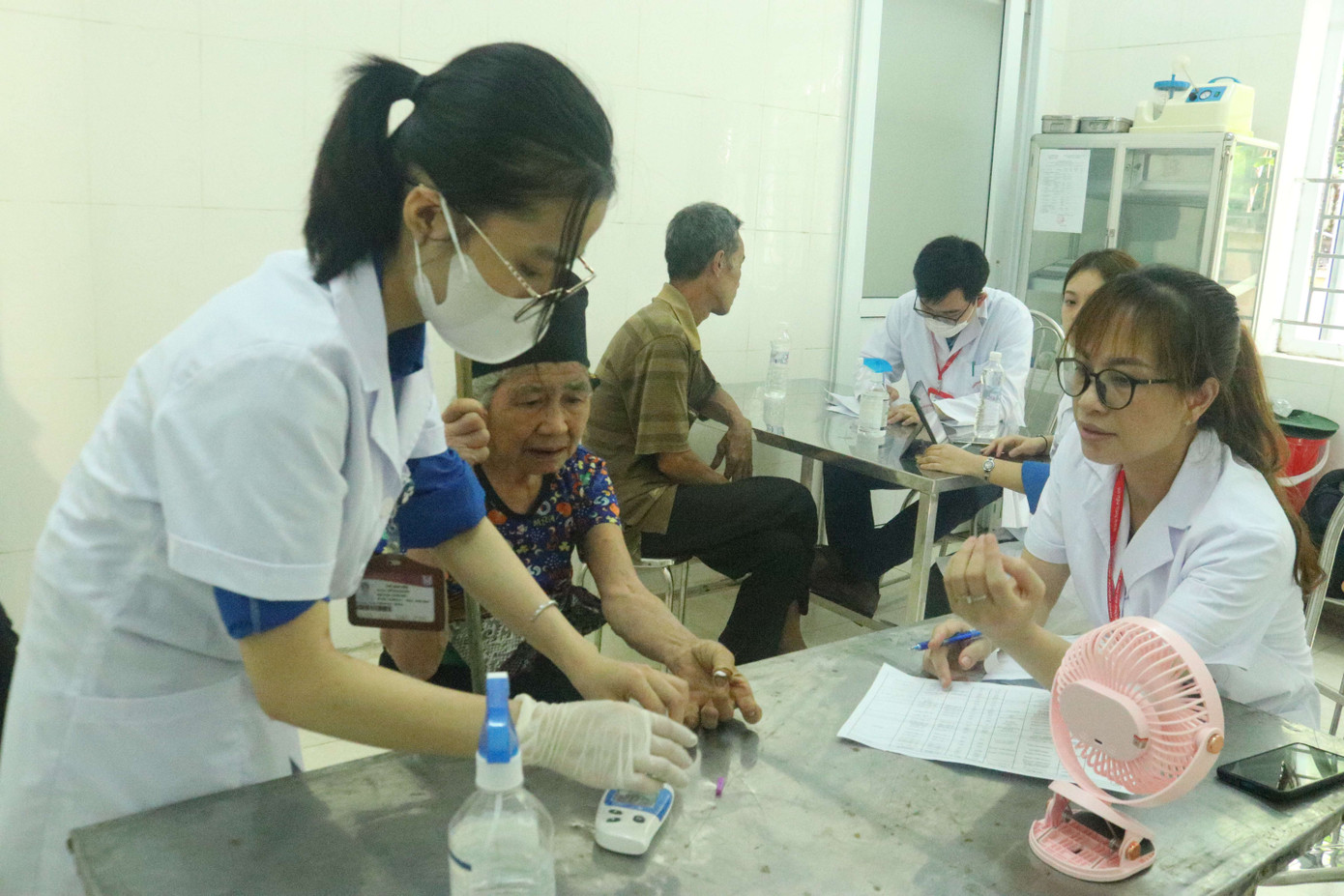 Nguyên tại chương trình Tình nguyện Mùa hè xanh.